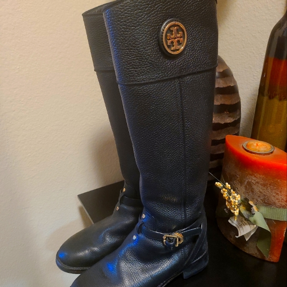 Tory Burch Black High Leather Boots with Gold Logo Detailing Size 7.5
